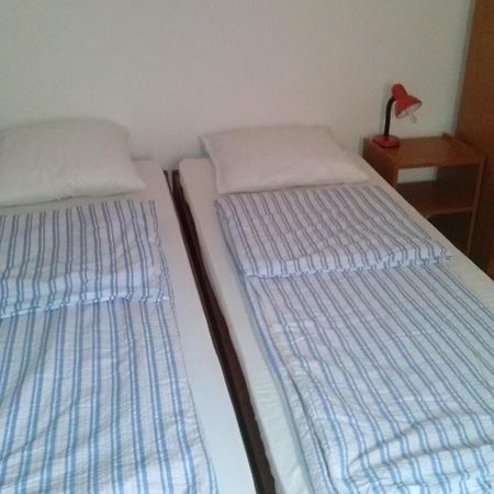 Guesthouse Daniel Oradea Buitenkant foto
